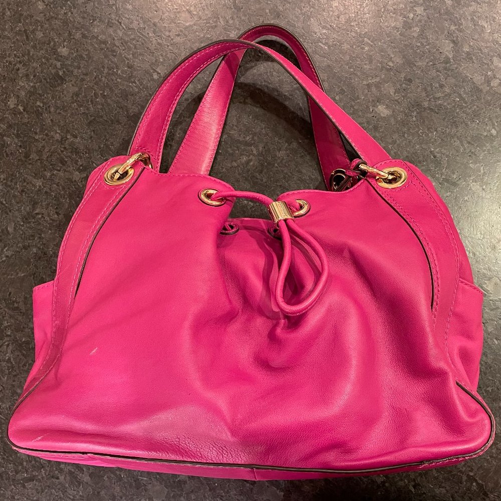 COACH sholder bag - pink - in gently used but great condition